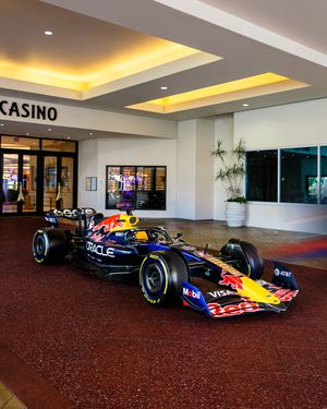 Image post by @hardrockholly on Instagram