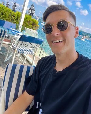 Image post by @m10_official on Instagram