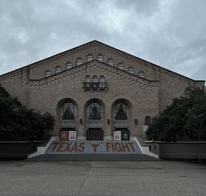 Image post by @utexasmccombs on Instagram