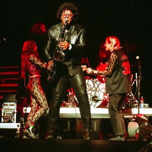 Image post by @grouplove on Instagram