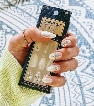 Image post by @impresslashes on Instagram