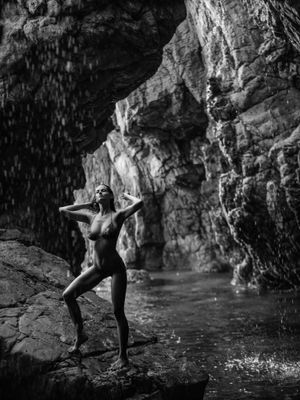 Image post by @genevievemorton on Instagram