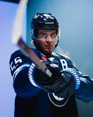 Image post by @nhljets on Facebook