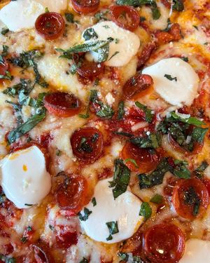 Image post by @AngelosPalacePizzaCumberland on Facebook