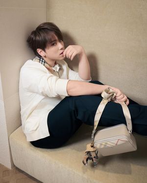 Image post by @ellehongkong on Instagram
