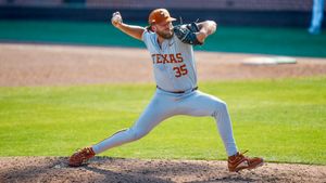 Image post by @TexasBaseball on Twitter