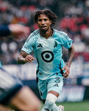 Image post by @mnufc on Instagram