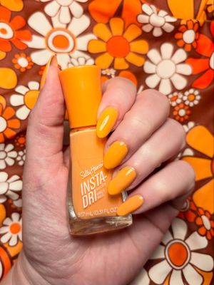 Image post by @sally_hansen on Instagram