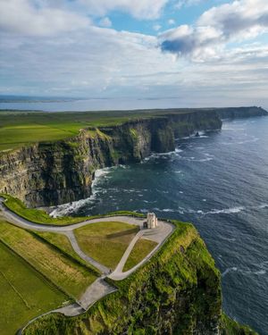Image post by @thewildatlanticway on Instagram