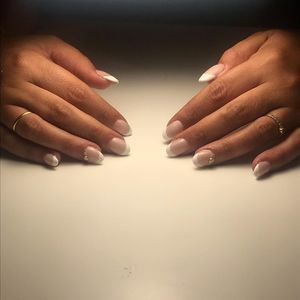 Image post by @nestanails on Instagram