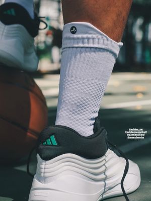 Image post by @moveinsoles on Instagram