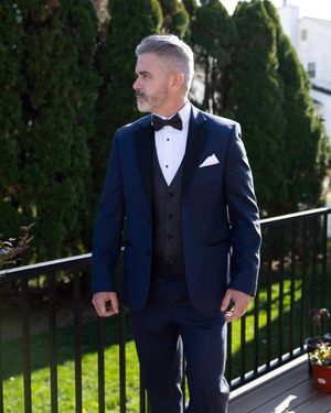 Image post by @menswearhouse on Instagram
