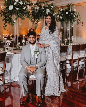 Image post by @thismodernlovephoto on Instagram
