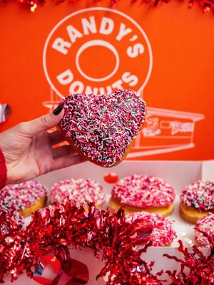 Image post by @randysdonuts on Instagram