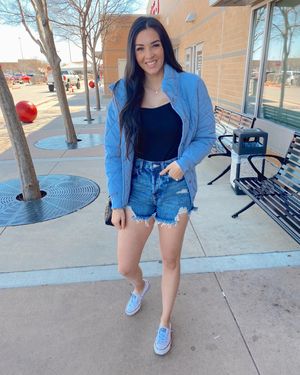 Image post by @sabrinanoellee on Instagram
