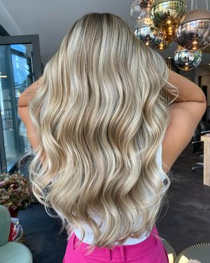 Image post by @enjoyhairstyling.aalen on Instagram