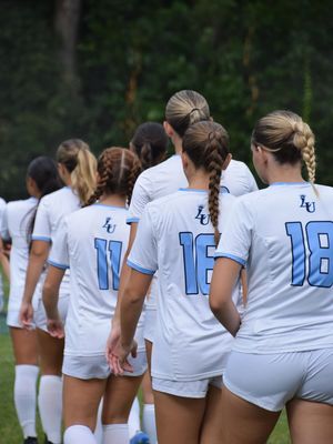 Image post by @lasellathletics on Instagram