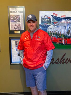 Image post by @SEMORedhawks on Twitter