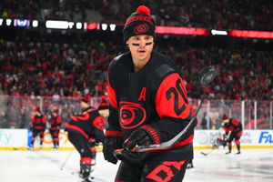 Image post by @nhlespanol on Twitter