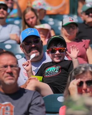 Image post by @greatlakesloons on Instagram