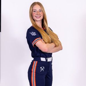 Image post by @MinesSoftball on Twitter