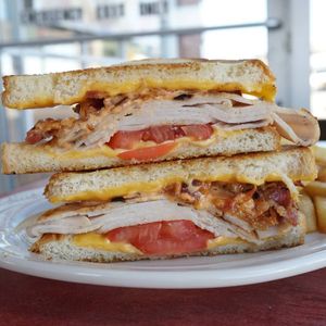 Image post by @friendlys on Instagram