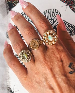 Image post by @maejeanvintage on Instagram