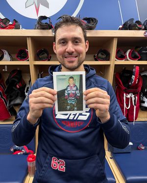 Image post by @nhljets on Instagram