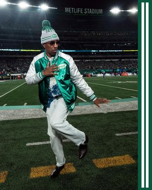 Image post by @themooneyshot on Instagram