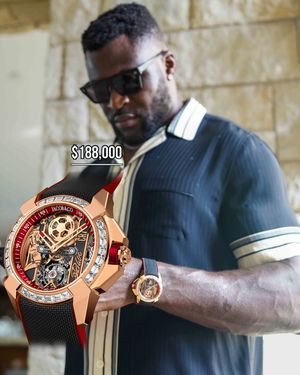 Image post by @celebwatchspotter on Instagram