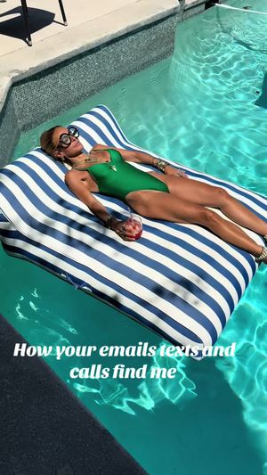 Video post by @shop.with.caroline on TikTok