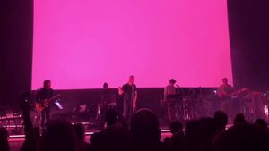 Video post by @beacontheatre on Facebook
