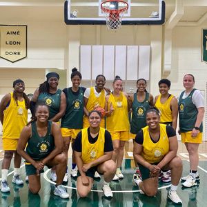 Image post by @ladieswhohoop on Instagram