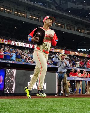 Image post by @skwanzaa on Instagram