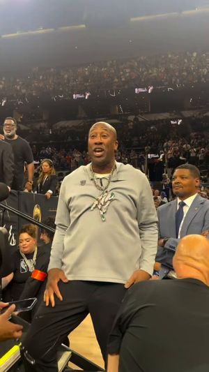 Video post by @LegionHoops on Twitter