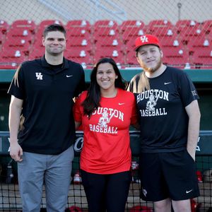 Image post by @uhcougarbb on Instagram