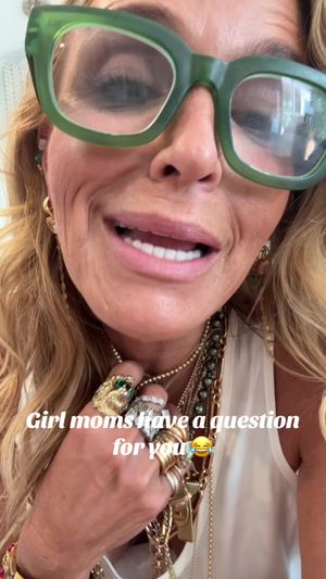 Video post by @shop.with.caroline on TikTok