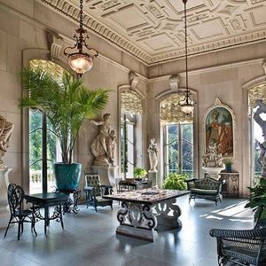 Image post by @newport.mansions on Instagram