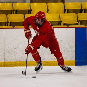 Image post by @du_hockey on Instagram