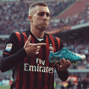 Image post by @soccerdotcom on Instagram