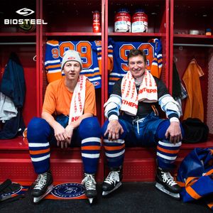 Image post by @WayneGretzky on Twitter