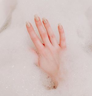 Image post by @impresslashes on Instagram