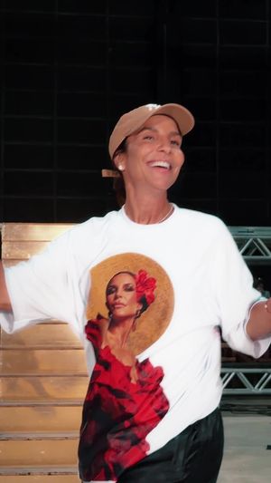 Video post by @ivetesangalo on TikTok