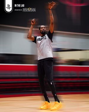 Image post by @HoustonRockets on Twitter