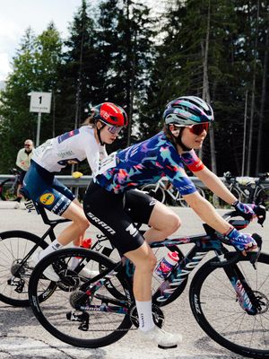 Image post by @wmncycling on Instagram