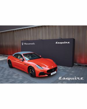Image post by @esquire.korea on Instagram