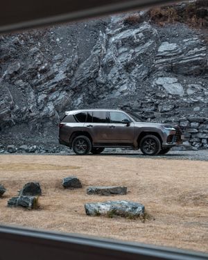 Image post by @discoverlexus on Instagram