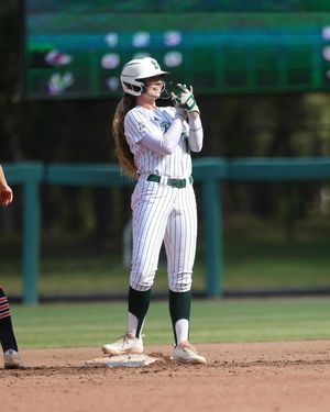 Image post by @usfsoftball on Instagram