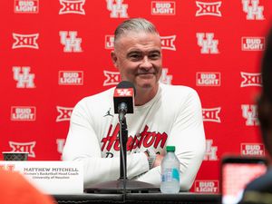 Image post by @uhcougarwbb on Instagram