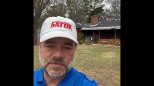 Video post by @GatorRoofingSystems on Facebook